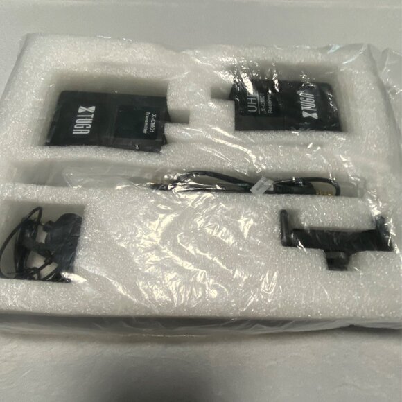 Wireless UHF Lavalier Microphone System XTuga X-CM01 Transmitter & Receiver Set - Picture 6 of 6